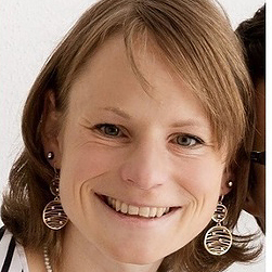  Julia Riernößl